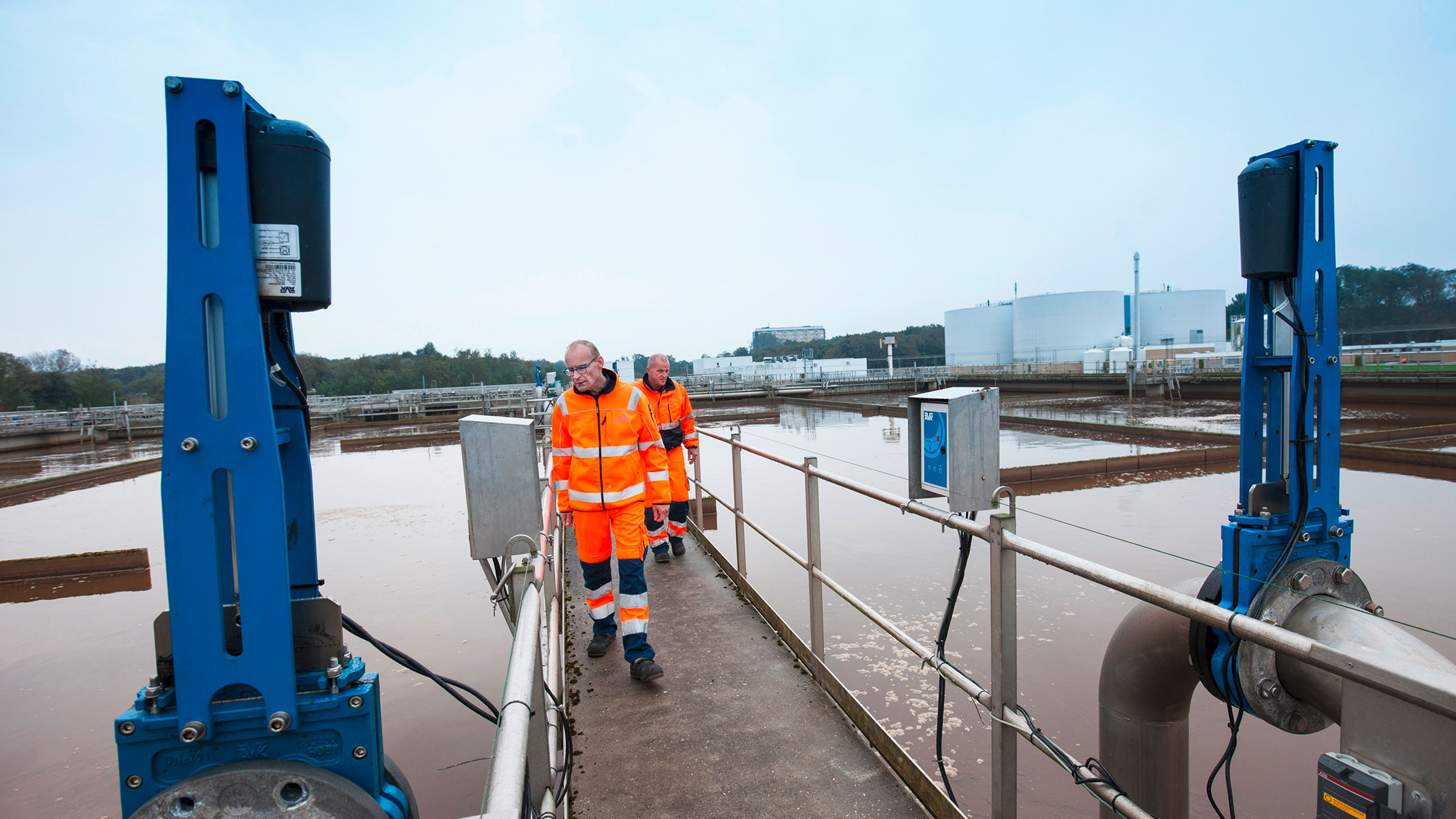 Benefits of linear actuator knife gate valves AVK International