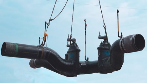 3.2 tons heavy gas node with AVK gate valves loaded by crane, Antwerp, Belgium