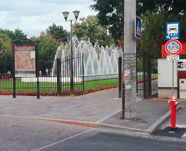 Fire hydrant P7 installed in front of December 1st park, AVK series 84