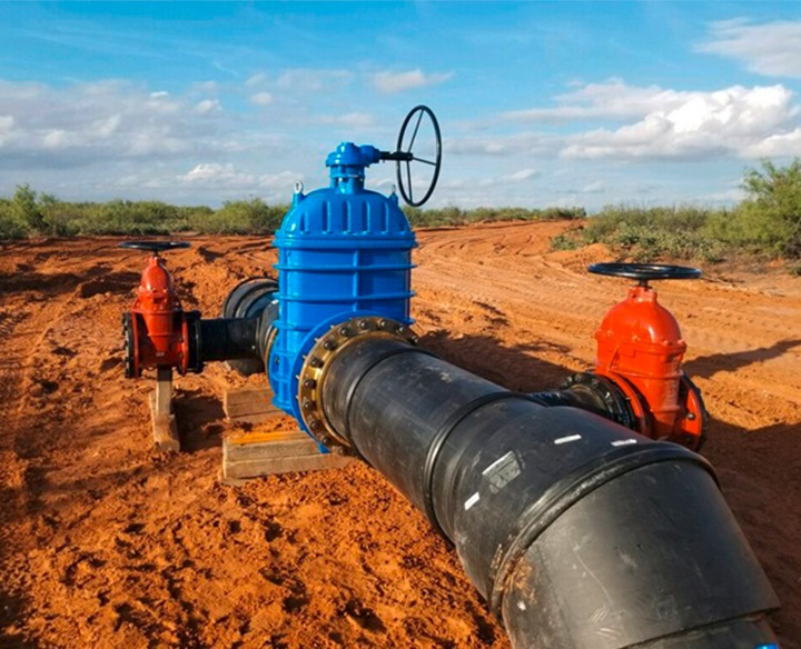 Large diameter gate valve on HDPE water mainline, AVK series 55