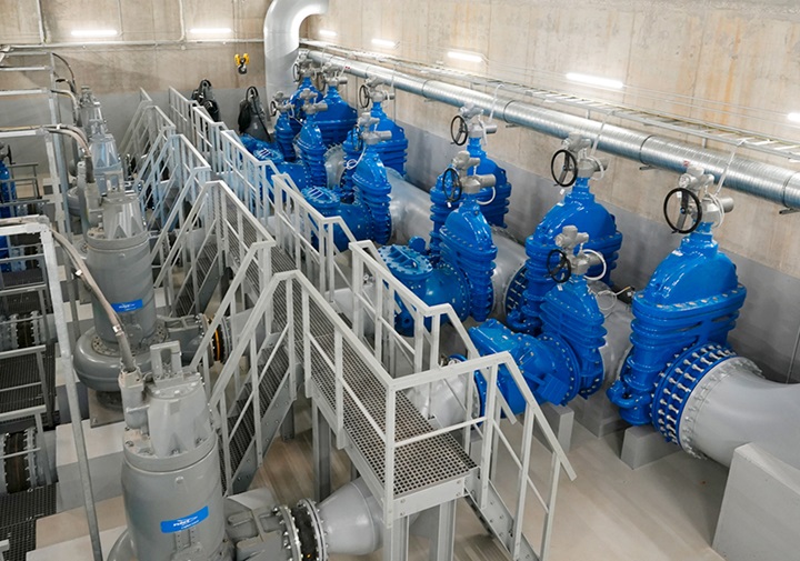 Wastewater pumping station in Riga with gate valves