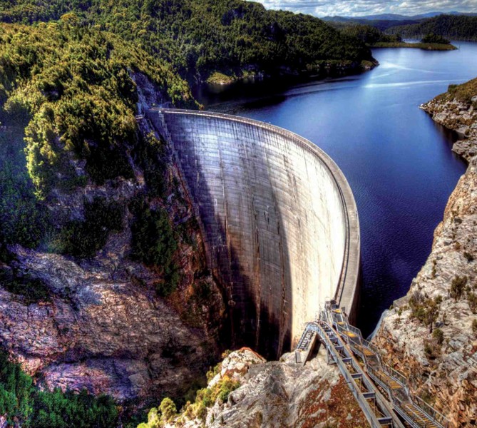 Dams, reservoirs and hydropower page teaser picture