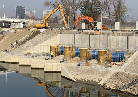 Multiple AVK installations at Kvassay dam in Hungary