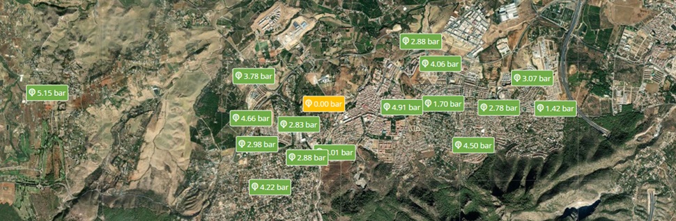 A map showing Malaga and the placements of the IoT sensors and what they are meassuring