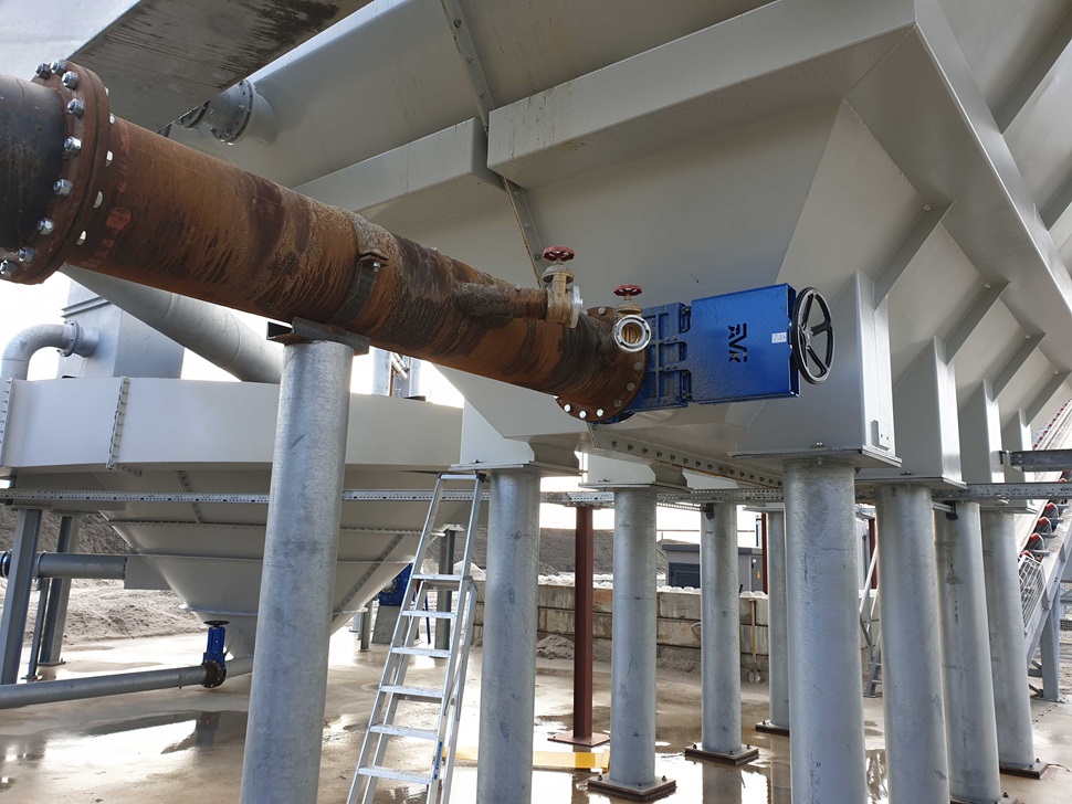 High-quality, custom-made AVK knife gate valves have been delivered for a sand extraction classification plant in the Netherlands