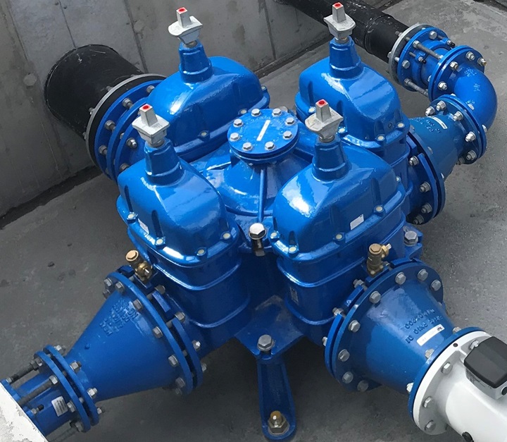 Combi-cross in prefabricated manhole chamber for Stord municipality in Norway