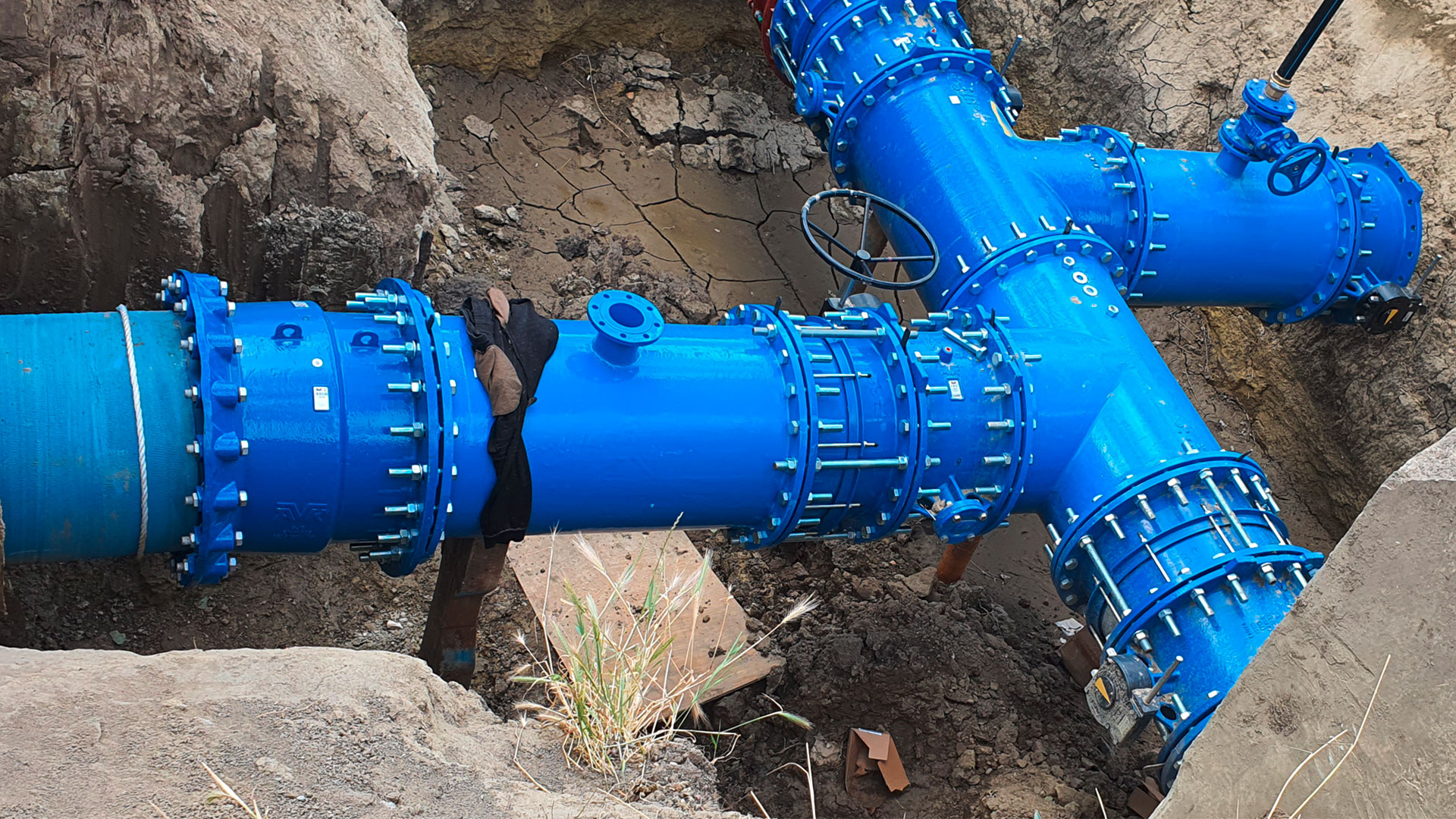 water pipeline valve