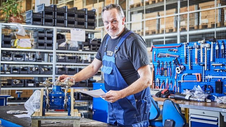 Jens Stenholt is working at AVK International