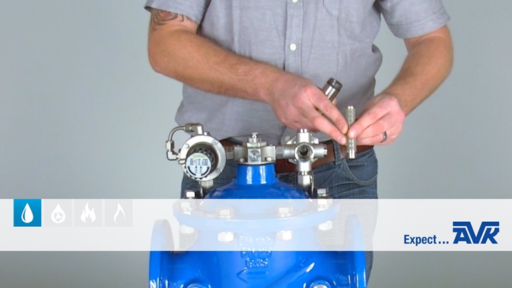 Maintaining the pilot system on an AVK control valve