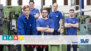 Working at AVK, group of colleagues - thumbnail