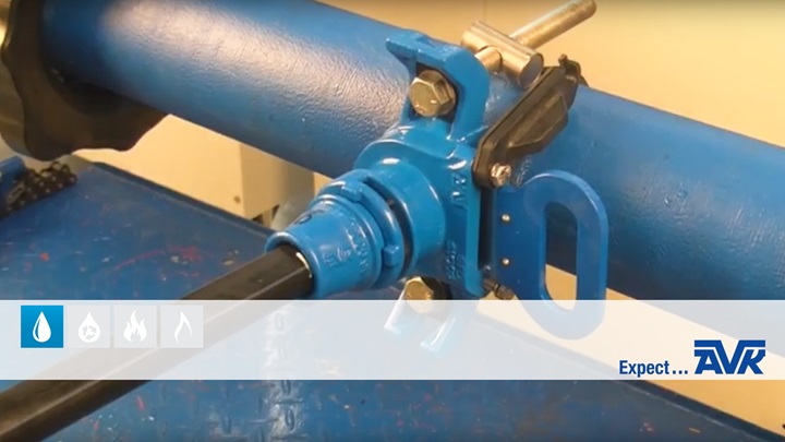 Making under pressure with a Supa Lock tapping saddle